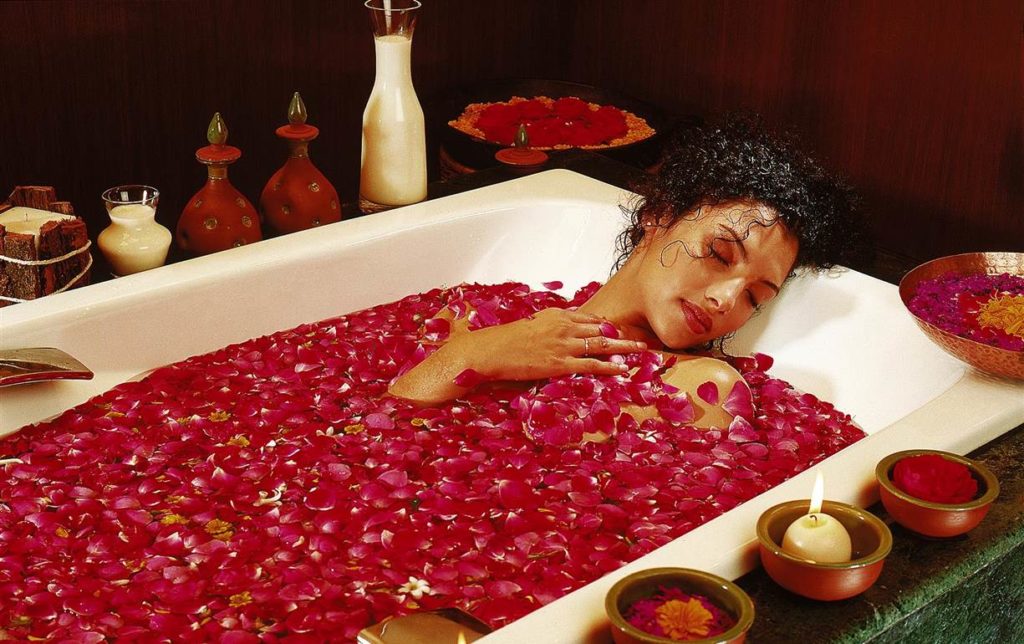 banho com pétalas de rosas ananda spa wellness