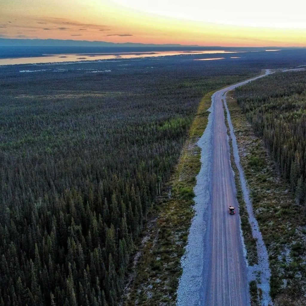 artic coast canada - estrada floresta - blend travel